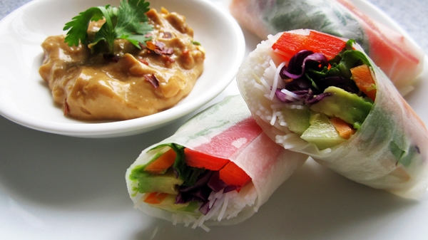 Vietnamese-Style Fresh Spring Rolls (Summer Rolls) with Peanut Sauce - Vegan / Gluten-Free