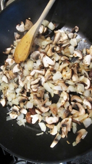 Cooking Onions, Garlic & Mushrooms Cooking Onions, Garlic & Mushrooms