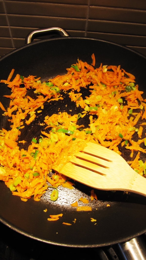 Hijiki Tofu Burgers & Carrot Ginger Dressing Hijiki Tofu Burgers & Carrot Ginger Dressing