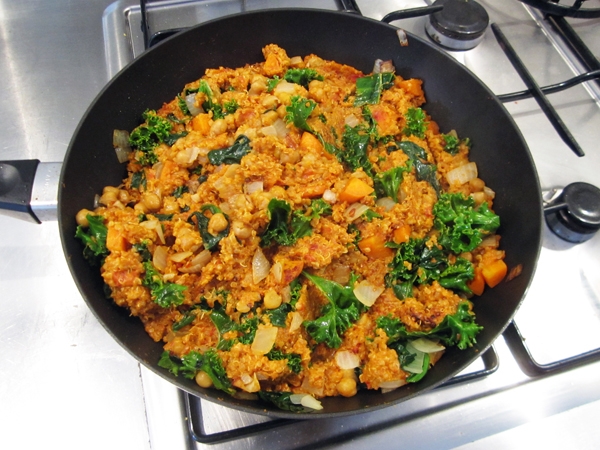 Quick & Easy Indian Curry Quinoa - Vegan, Gluten-Free, and ready in no time! Quick & Easy Indian Curry Quinoa - Vegan, Gluten-Free, and ready in no time!